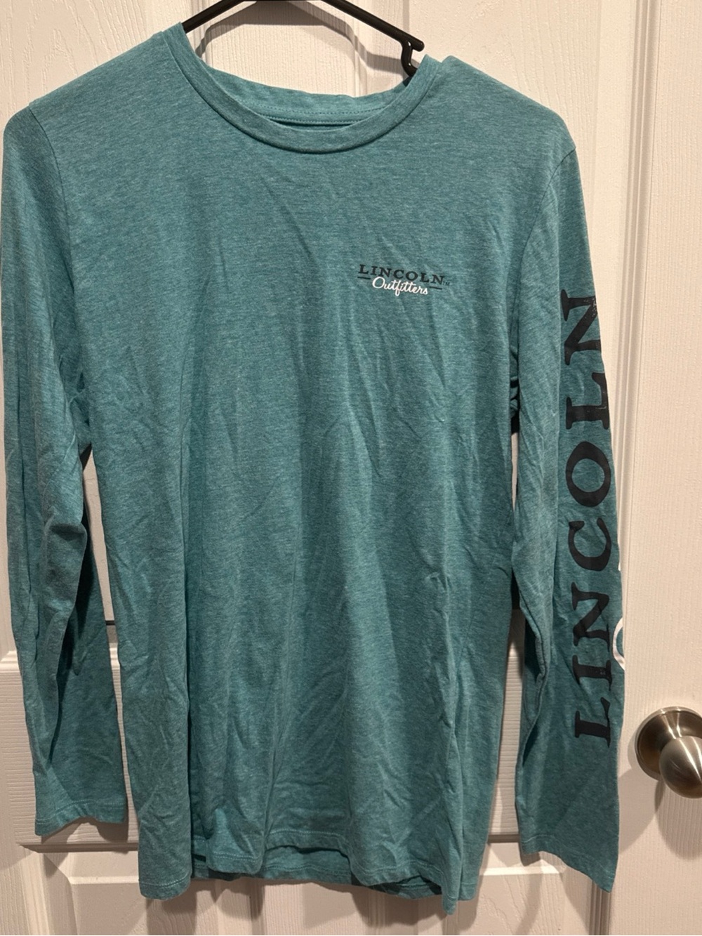 Lincoln Outfitters Women’s Long-Sleeve Tee in Teal